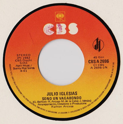 Julio Iglesias – Sono Un Vagabondo / Momenti (7", Italy - 1982)