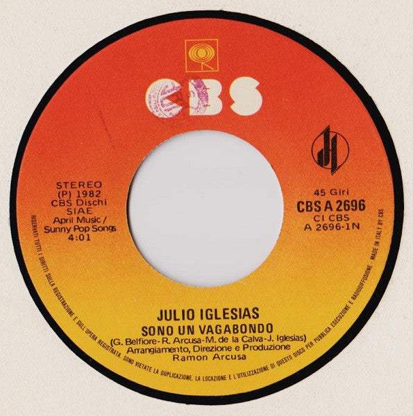 Julio Iglesias – Sono Un Vagabondo / Momenti (7", Italy - 1982)