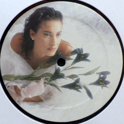 Grazia Di Michele – L'Amore È Un Pericolo (LP, Album, Italy - 1988)