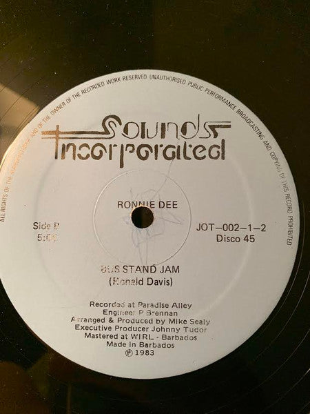 Ronnie Davis (7) – It's A Paradise (12", Barbados - 1983)